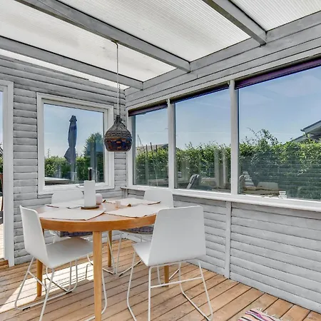 Vakantiehuis Three-bedroom In Juelsminde *