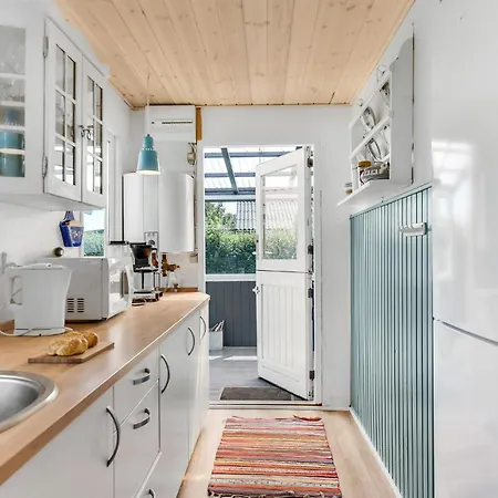 3 Bedroom Beautiful Home In Juelsminde *